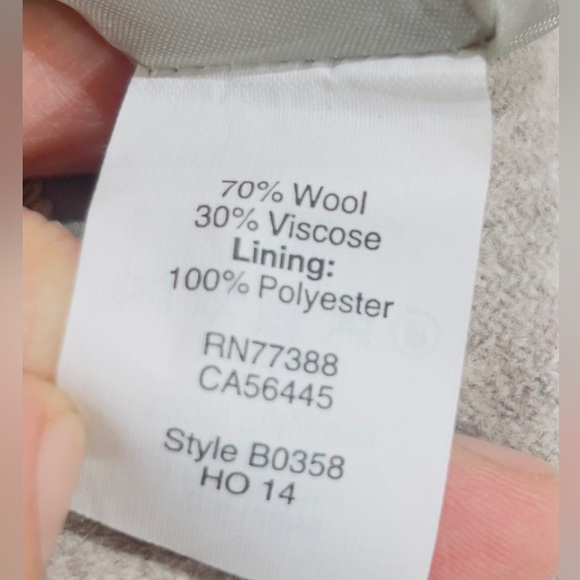 J. Crew  women’s mini skirt size 6 
Waist 15”
Length 17” - Picture 8 of 8